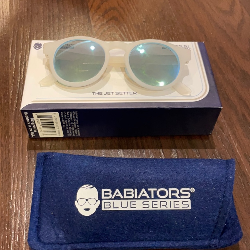 Babiators Blue Series The Jet Setter sunglasses